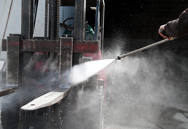 Fence Pressure Washing in Malibu, CA